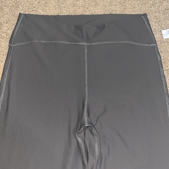 Old Navy Extra High-Waisted PowerSoft Rib-Knit Super Flare Leggings Temple Stone - Picture 6 of 10